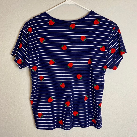 💜F21- Strawberry 🍓 And Navy Adorable Top -Small - Picture 8 of 8